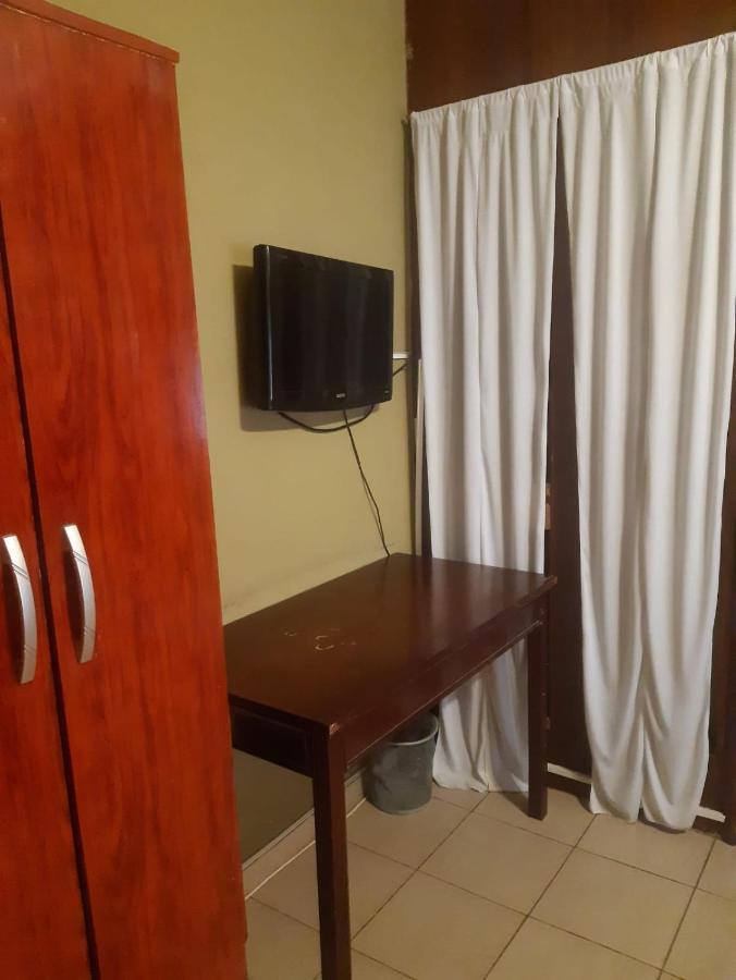 Hotel Duclout Confort Inn Monte Grande Kültér fotó
